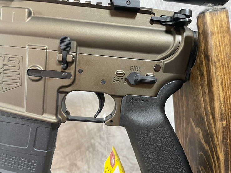 #2090-•-diamondback-db15-5.56-nato-semi-auto-rifle,-sn:-db2487516-image-11