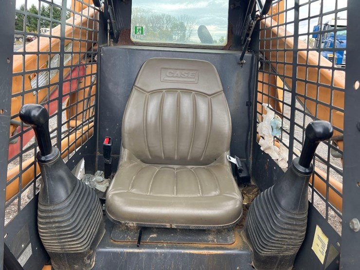 2004-case-40xt-image-21