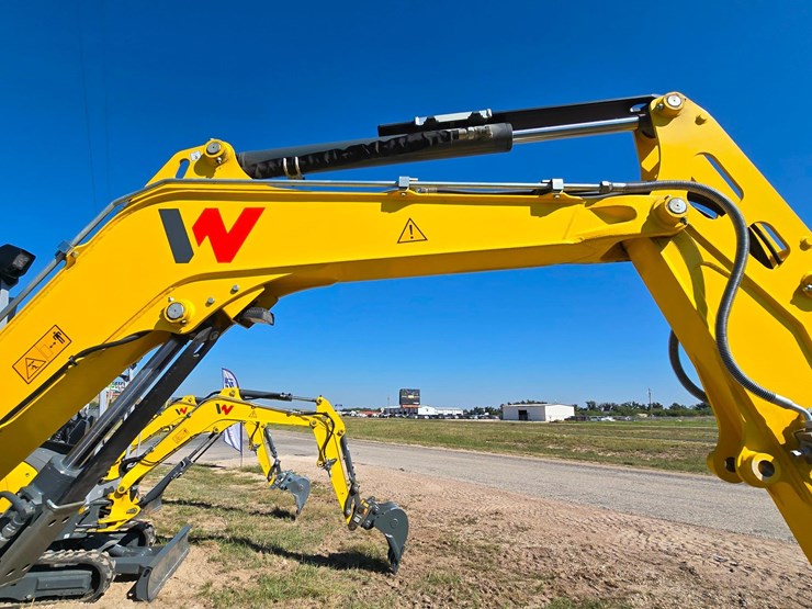 2025-wacker-neuson-ez50-zero-tail-excavator-extremely-low-hours-image-38