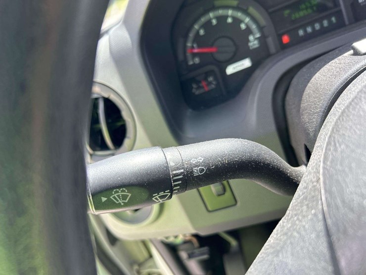 2011-ford-cargo-image-16