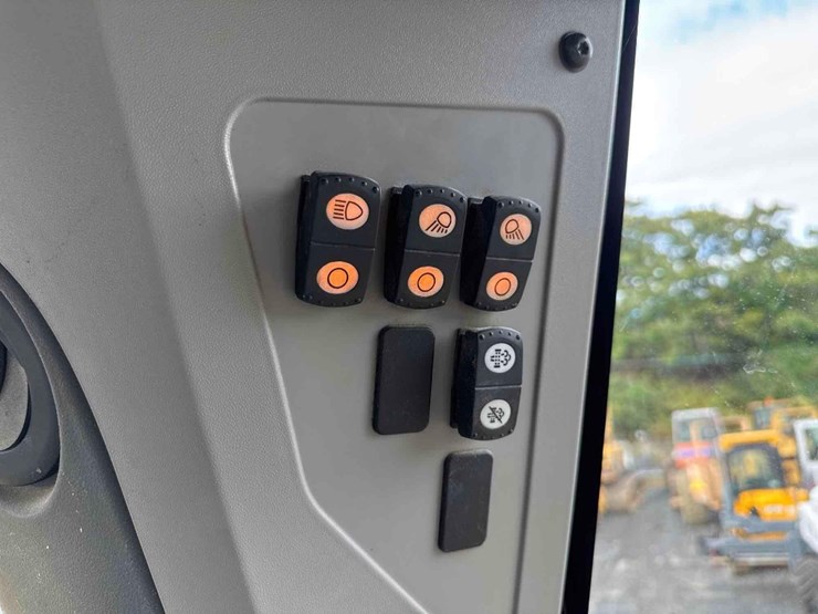 2011-caterpillar-d7e-image-26