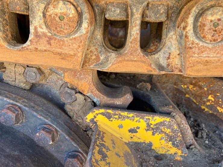 2021-komatsu-d71px-24-image-16