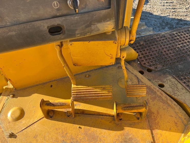 caterpillar-d6r-xl-image-28