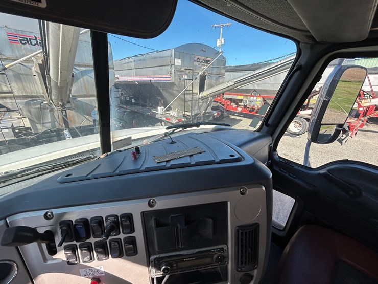 2011-mack-tender-truck-w/adams-rear-discharge-bed-auger-image-66