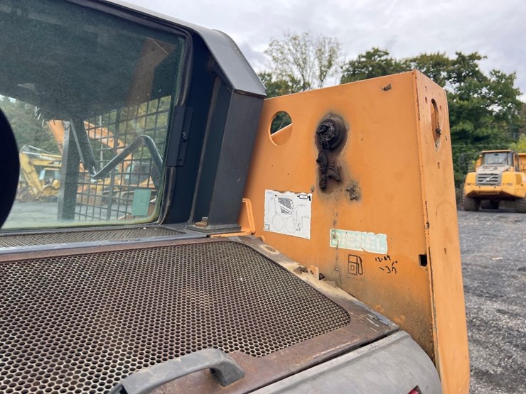 2004-case-40xt-image-19