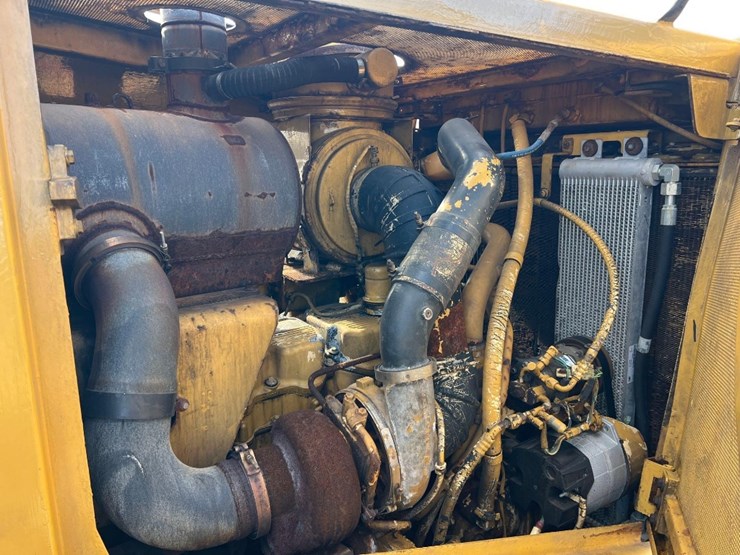 2006-caterpillar-d8t-image-22