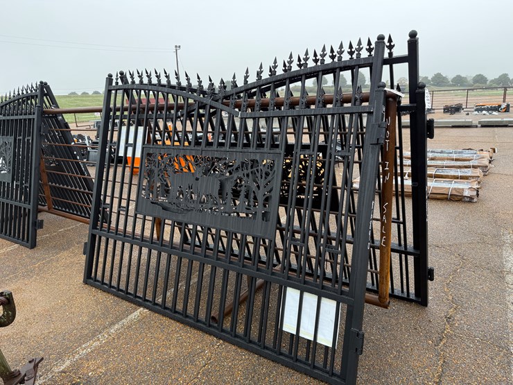 #6892-•-7ft-x-20ft-metal-entrance-gate-(new)-image-1
