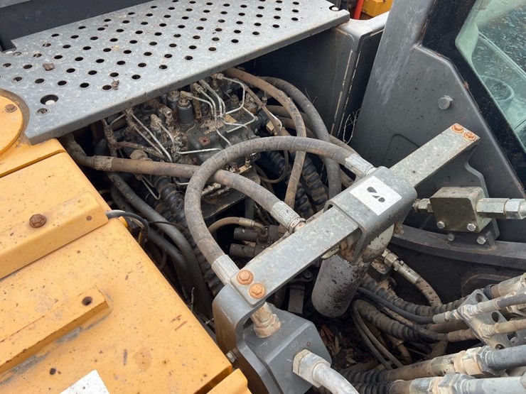 2017-volvo-ec160el-image-32