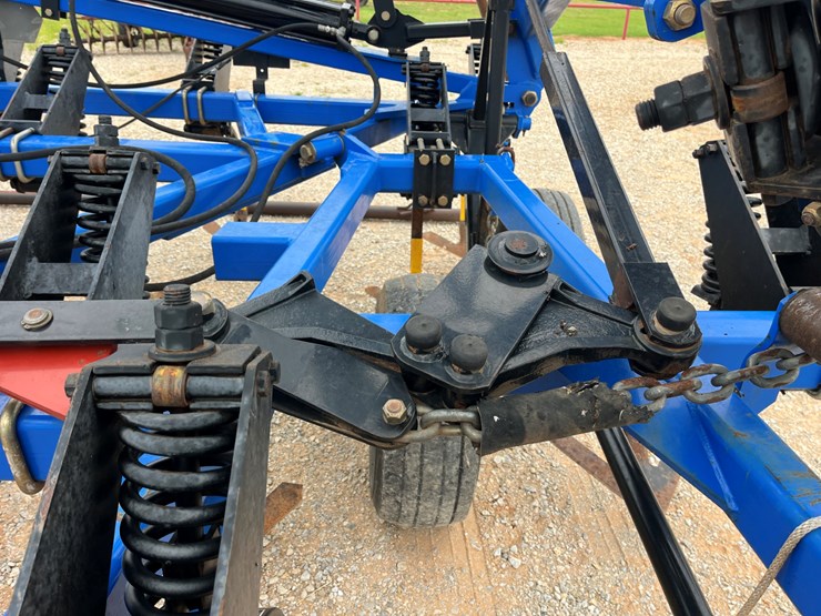 2015-new-holland-st830-image-4