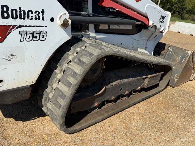 2017-bobcat-t550-image-7