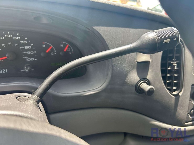 2007-ford-e450-image-14