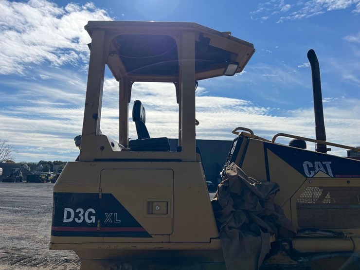 2003-caterpillar-d3g-xl-image-22