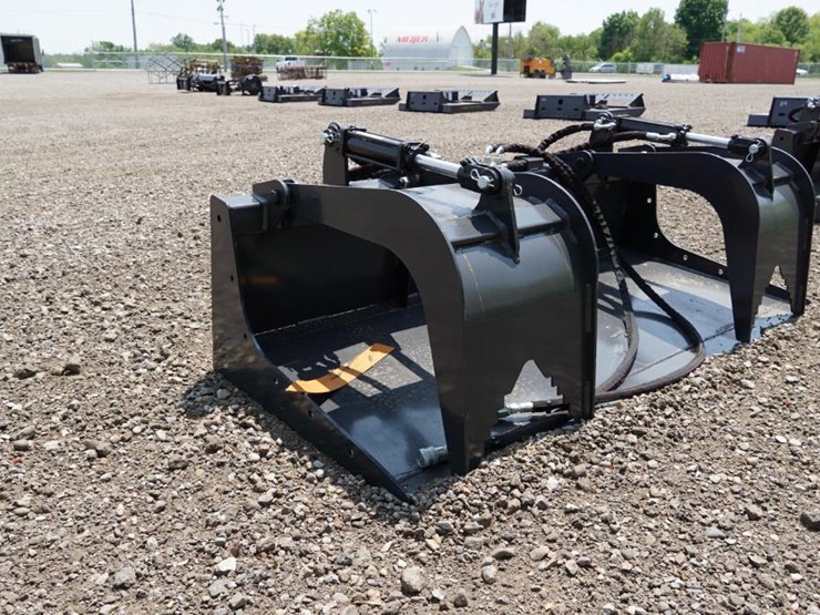 #1372-•-new!-wolverine-skid-steer-grapple-bucket-attachment-image-2