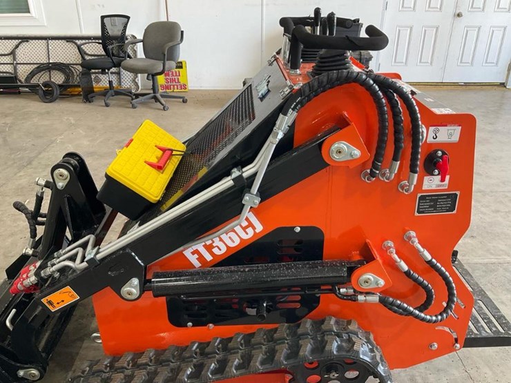 #1023-•-unused-future-ft36c-mini-skid-steer-image-13