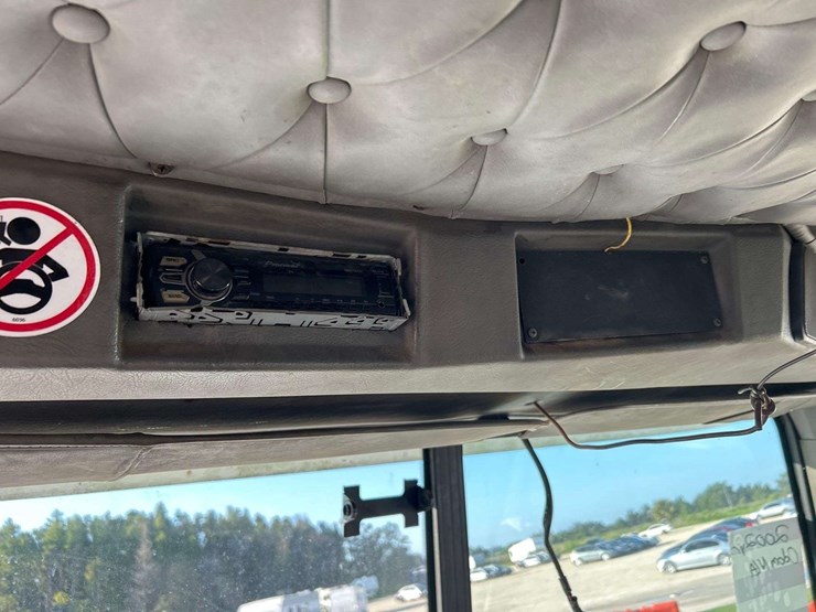 2002-western-star-4900-image-16