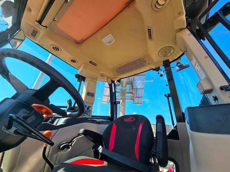 2025-mahindra-6075-image-59