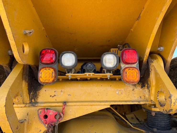 2019-caterpillar-740-gc-image-16