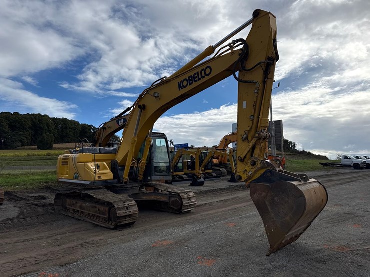 2016-kobelco-sk260-image-2