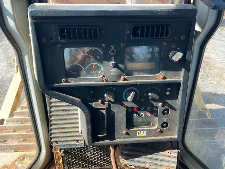 2002-caterpilalr-d8r-hi-track-crawler-dozer-image-32