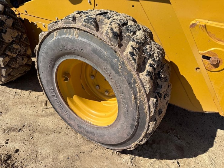 2022-caterpillar-246d3-image-9