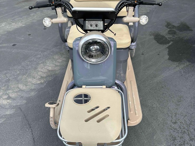 unused-irgc40-battery-powered-mini-golf-cart-image-2