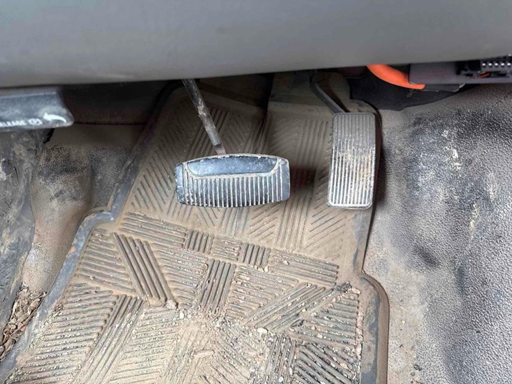 2005-ford-f450-xl-image-33