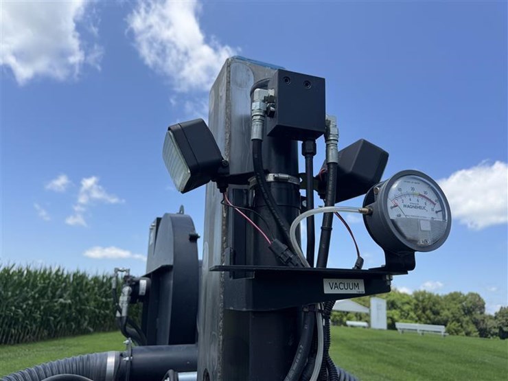 2020-kinze-3505-image-28