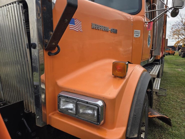 #2291-•-2003-western-star-quad-axle-dump-truck-image-16