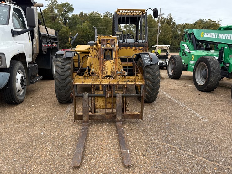 caterpillar-th63-image-13