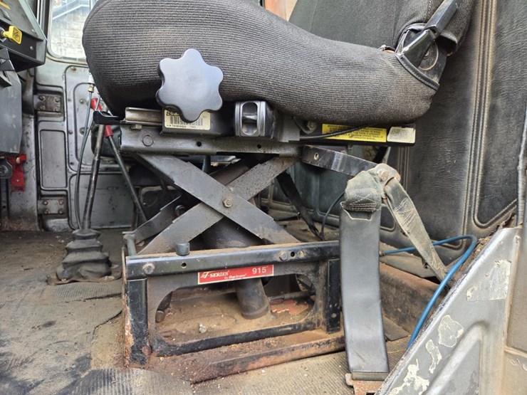 1989-mack-rd690s-image-76