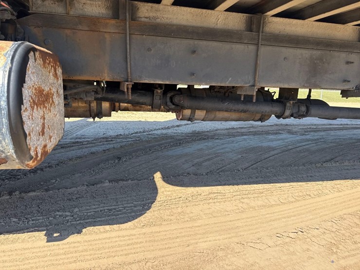 2015-ford-f650-xlt-image-15