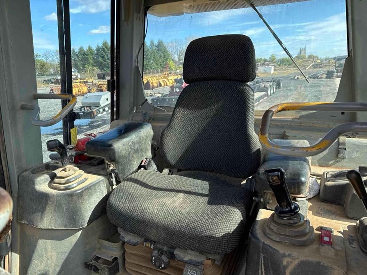 2007-caterpillar-d5g-xl-image-24