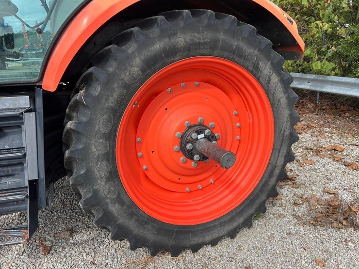 2017-kubota-m7-151-premium-image-21