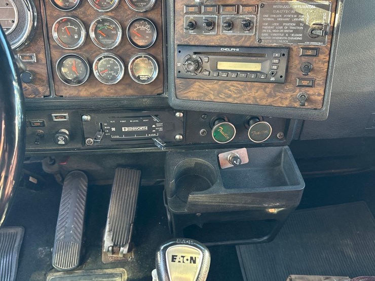 1998-kenworth-w900-image-15