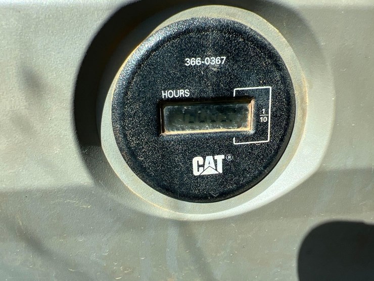 2016-caterpillar-336fl-image-41