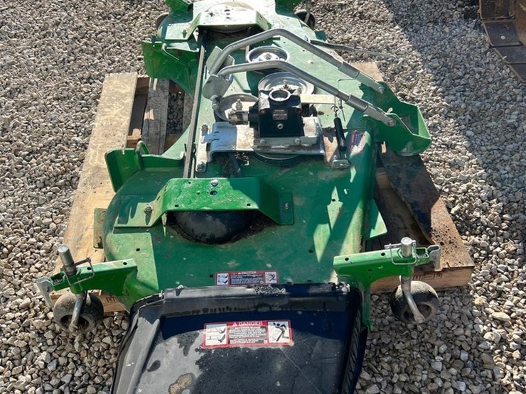 2020-john-deere-3046r-image-40