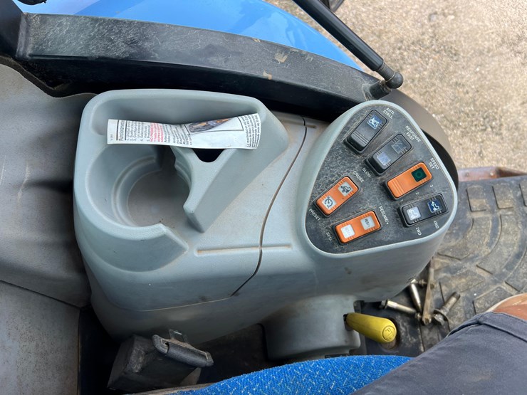 2012-new-holland-boomer-3045-image-9