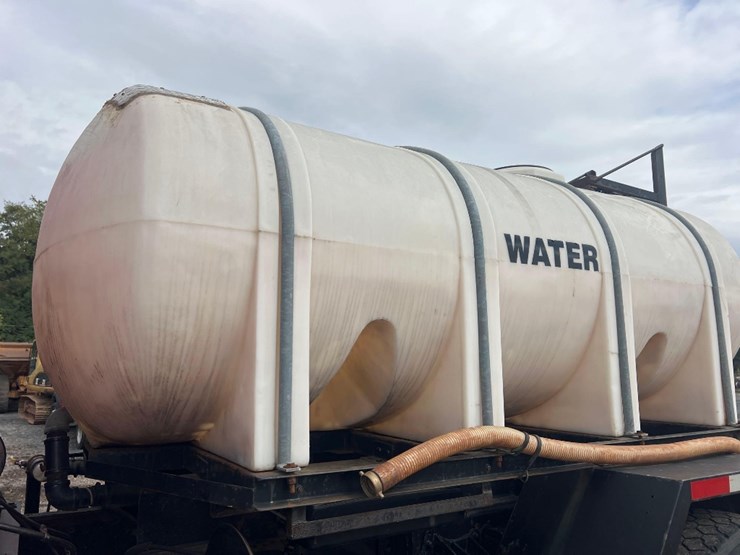 1983-international-s-series-water-truck-image-18