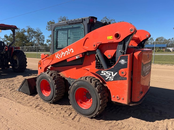 2021-kubota-ssv75-image-2