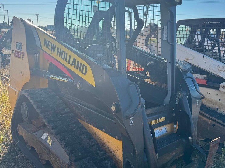 2018-new-holland-c227-image-3