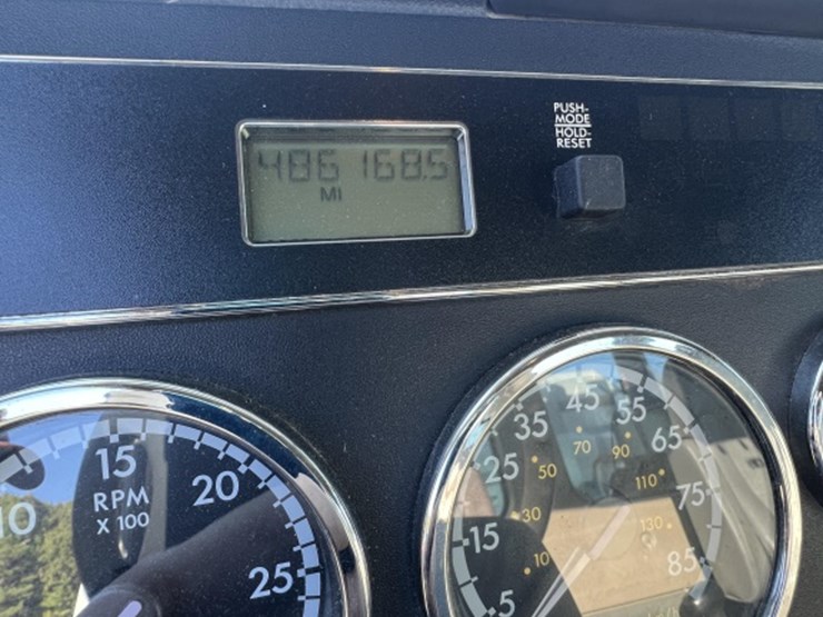 #4766-•-2010-freightliner-cascadia-day-cab-tri-axle-heavy-image-20