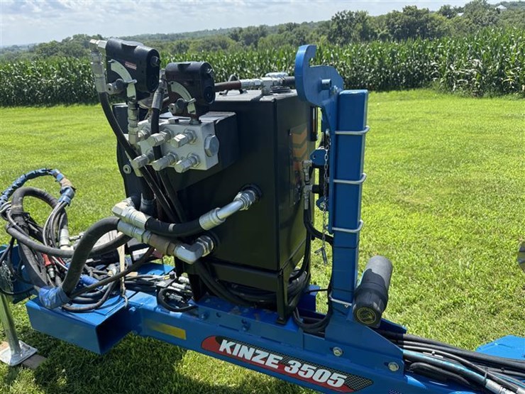2020-kinze-3505-image-23