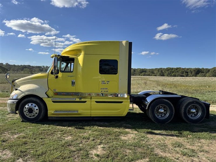 2012-international-prostar-image-2