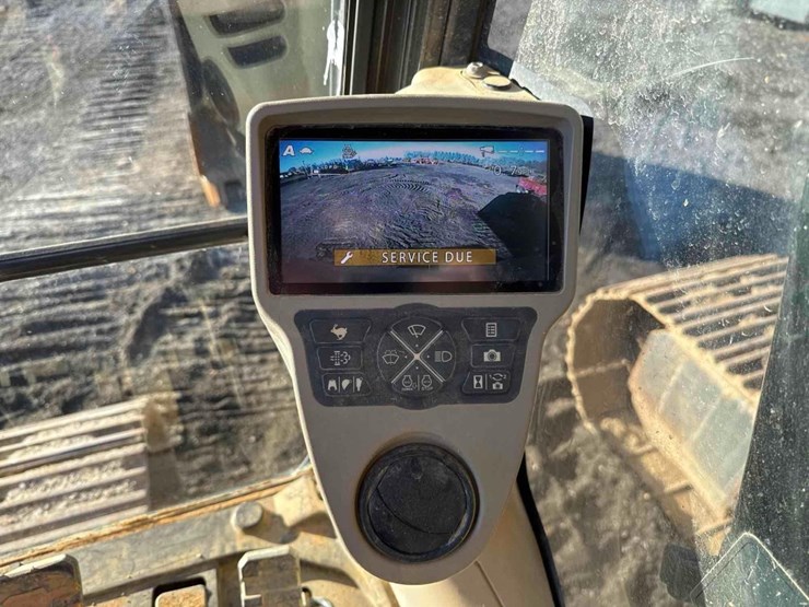 2015-case-cx300c-image-35