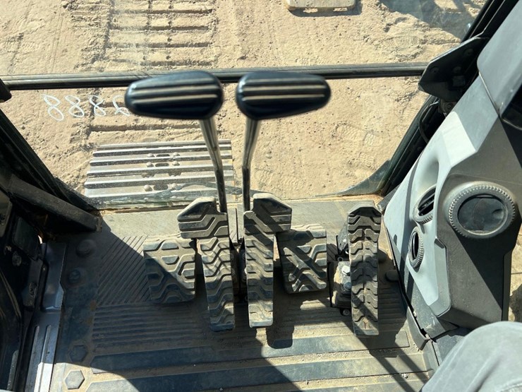 2022-caterpillar-315-gc-image-38