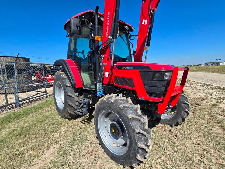 2025-mahindra-6075-image-14