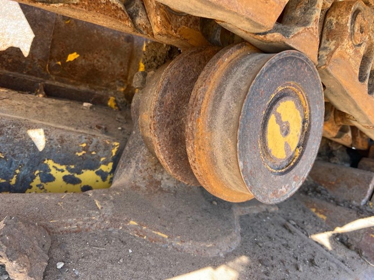 2021-komatsu-d71px-24-image-11