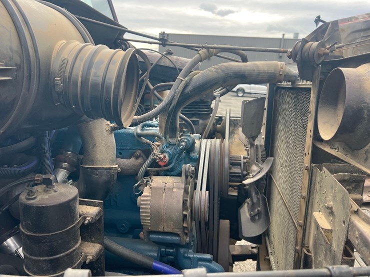 1983-international-s-series-water-truck-image-13