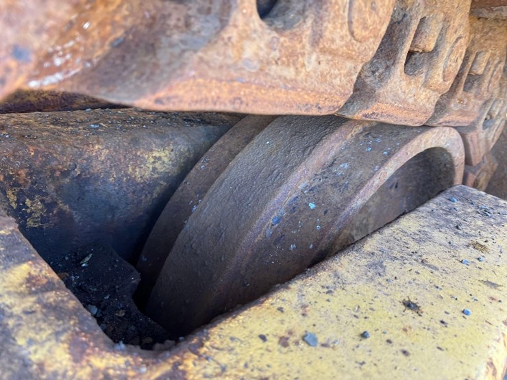 2006-caterpillar-d8t-image-17