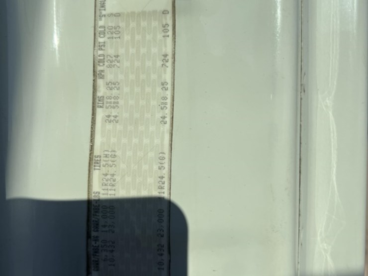 #4766-•-2010-freightliner-cascadia-day-cab-tri-axle-heavy-image-16